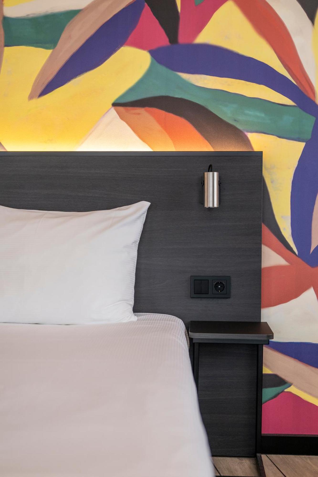 Thon Hotel Rotterdam City Centre Bagian luar foto