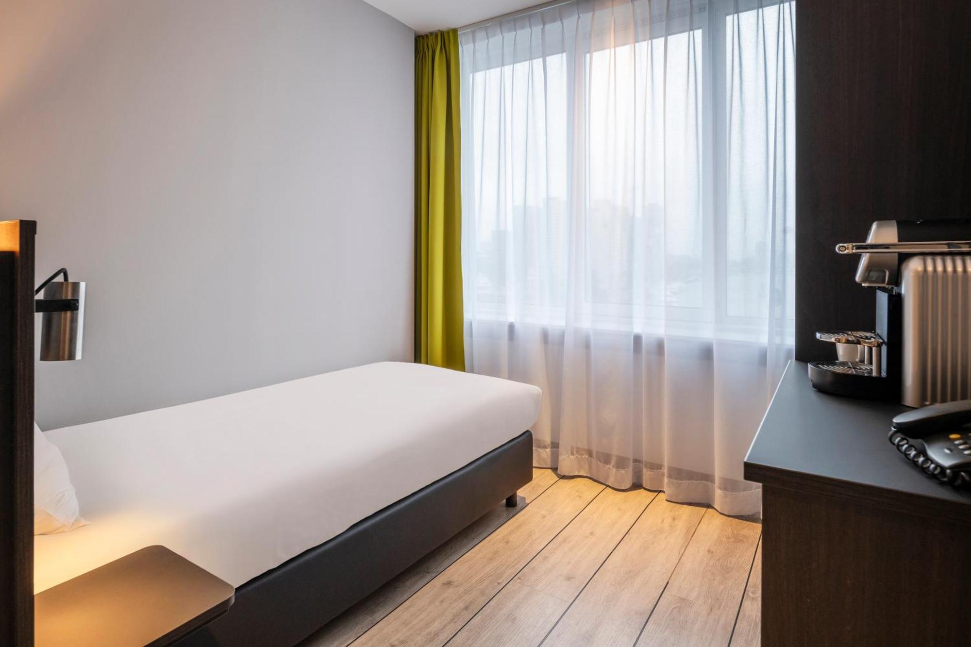 Thon Hotel Rotterdam City Centre Bagian luar foto