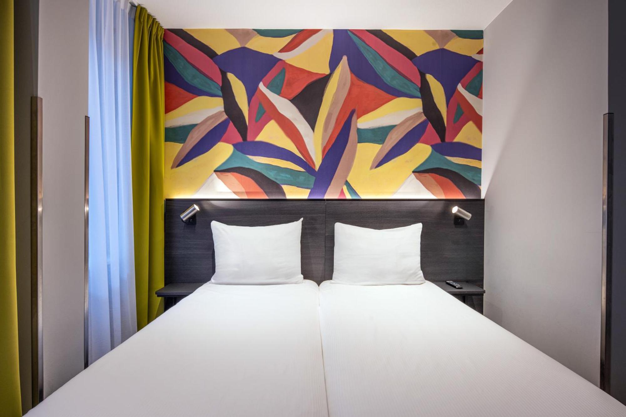 Thon Hotel Rotterdam City Centre Bagian luar foto